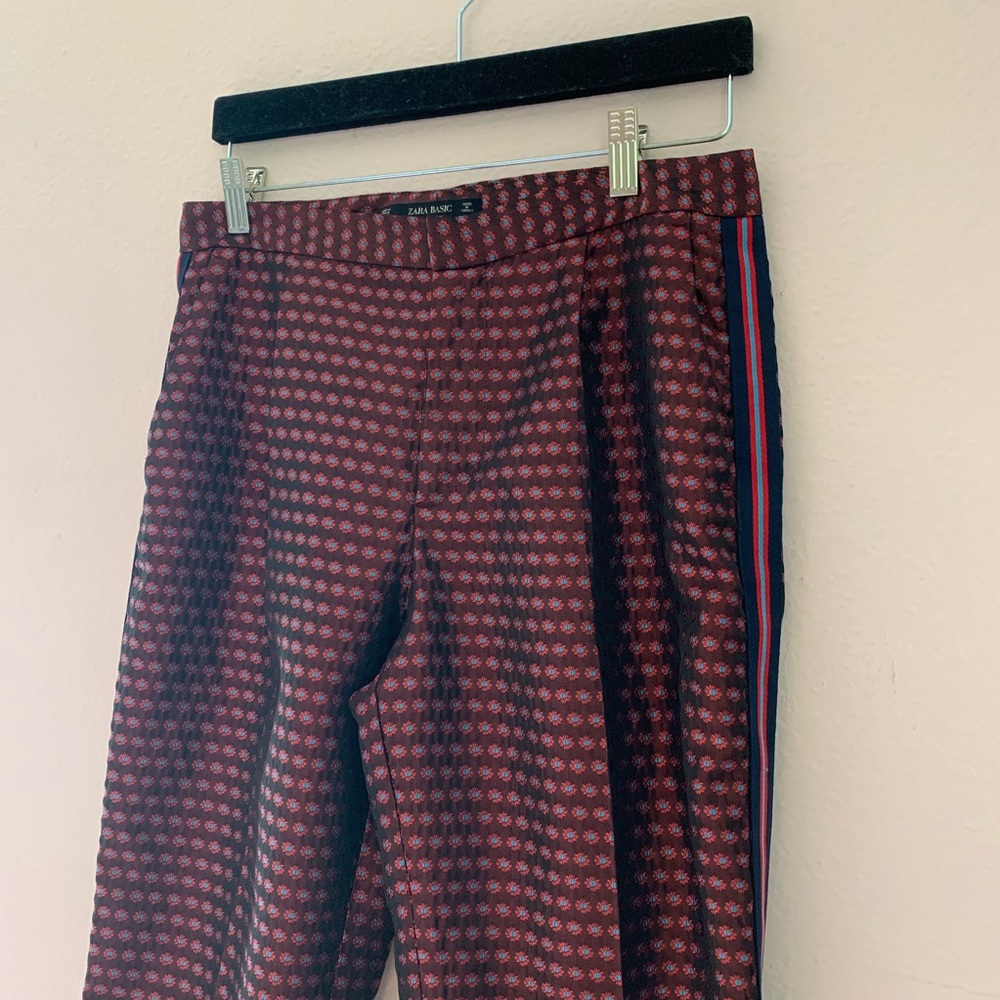 ZARA Jacquard Floral Cropped Trousers - Picture 3 of 8